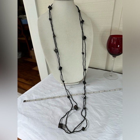 Two ultra long black seed bead and cube necklaces - Picture 5 of 7